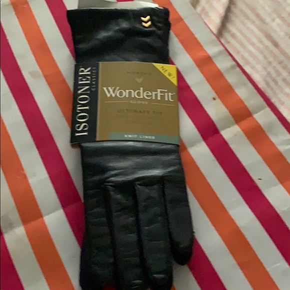 Isotoner Classics - Picture 2 of 4